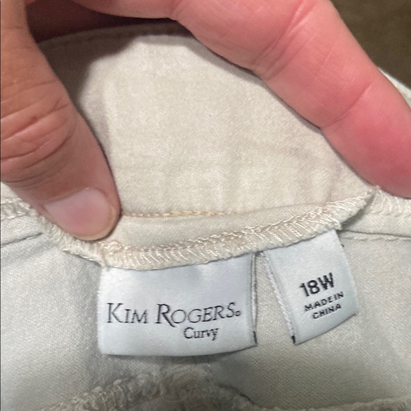 Kim Rogers Women's Shorts - Red and Khaki - Picture 2 of 3